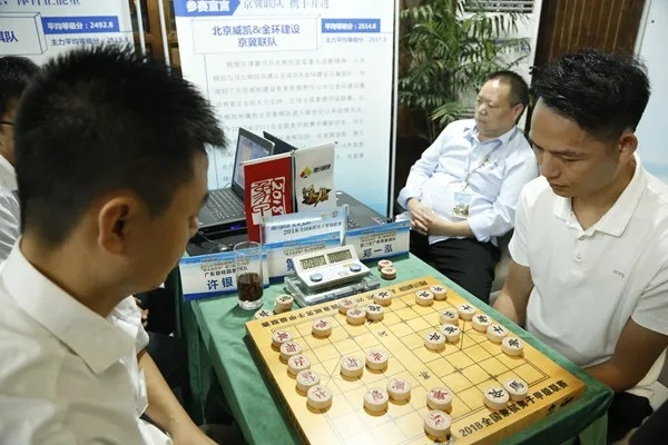 厦门举办高水平象棋比赛，争夺棋王宝座